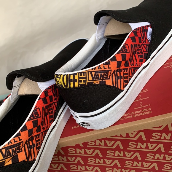 VANS CLASSIC SLIP ON LOGO FLAME BLACK/TRUE WHITE W - Picture 13 of 14